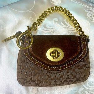 Coach vintage change purse/wristlet *MINT CONDITION*